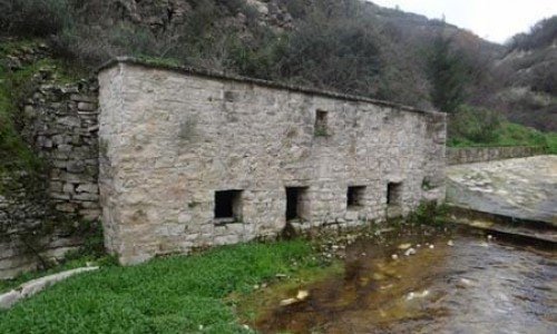 Elitzi Water Fountain - Lofou Village 