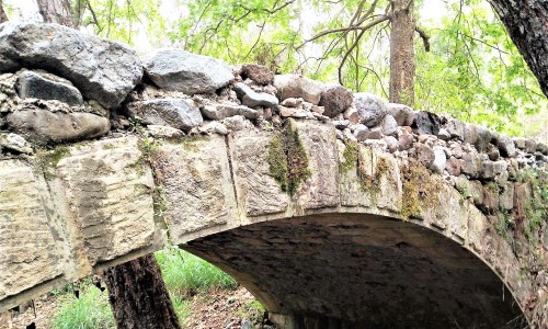 Milia Medieval Bridge - Platres 
