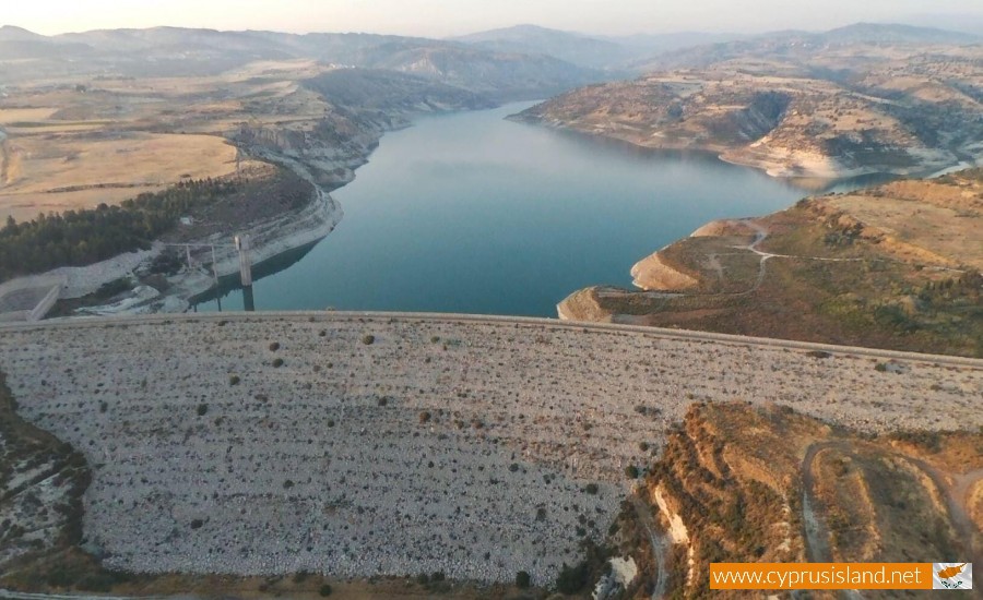 Asprokremmos dam full view