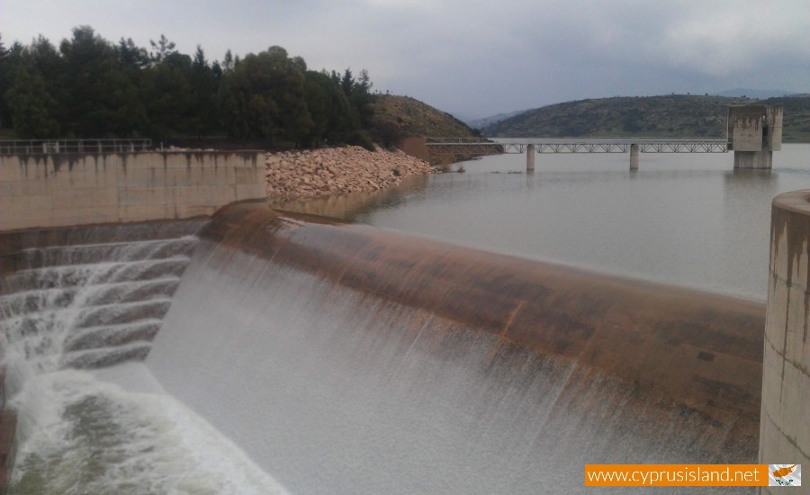 Asprokremmos dam overflowed 2