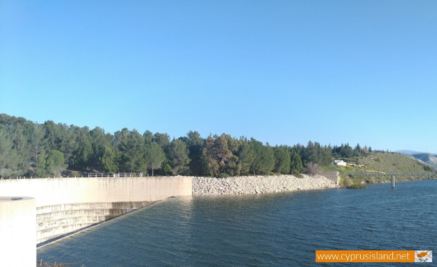 Asprokremmos Dam Overflowing 1