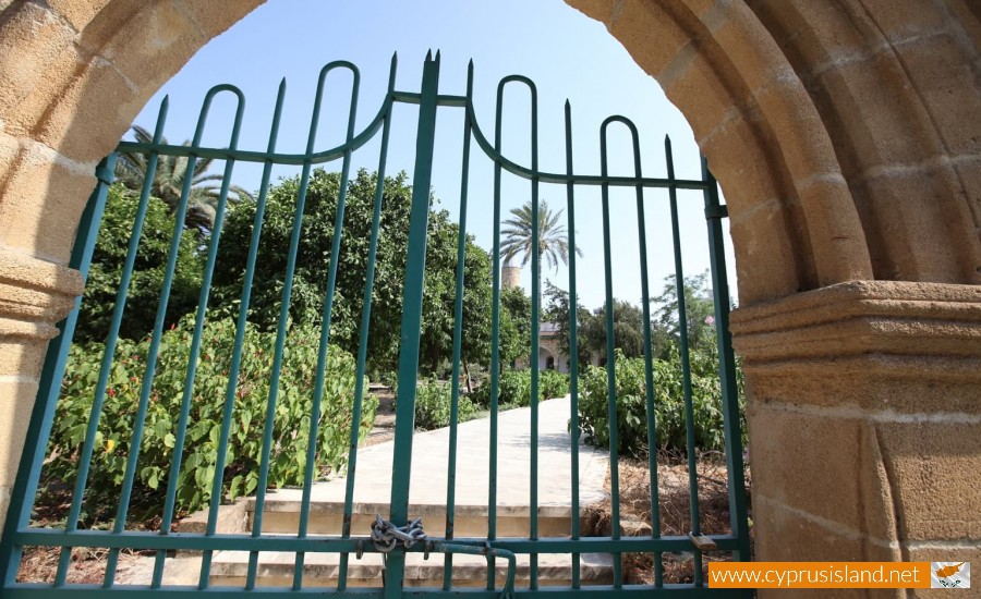 cyprus bayraktar mosque