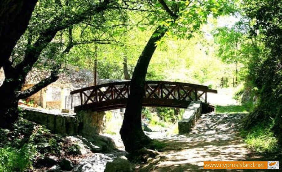 kalopanayiotis thermal springs