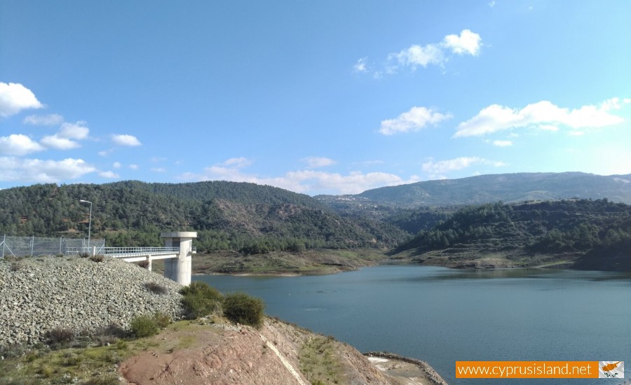 Kannaviou Dam side view