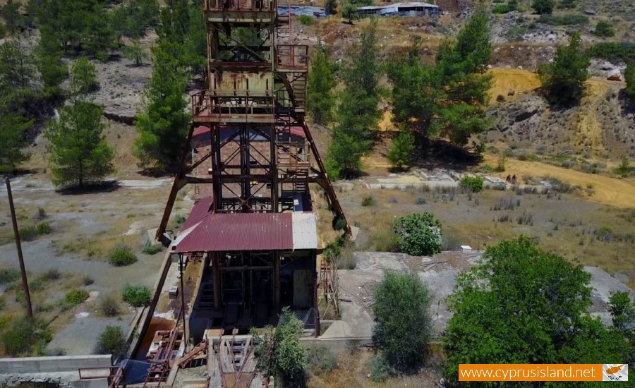 kokkinogia mine mitsero