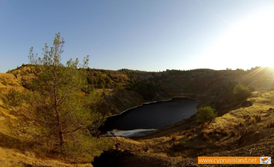 kokkinopezoula lake nicosia