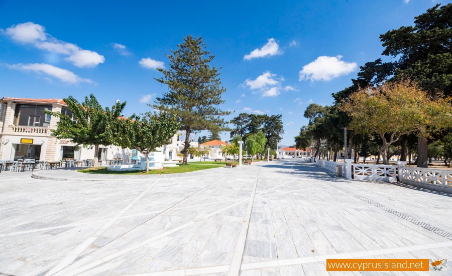 paphos-town-hall-square.