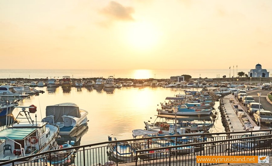 paralimni fishing shelter