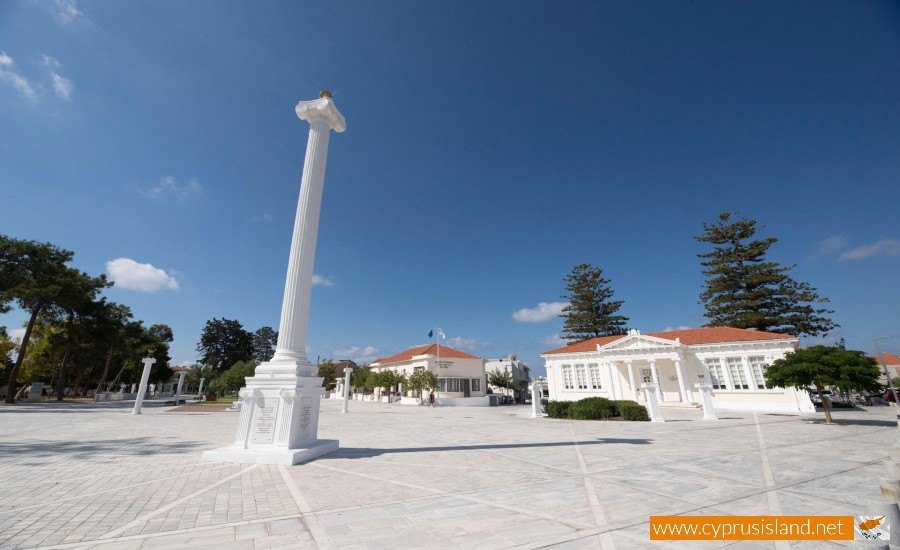 paphos-town-hall-square.