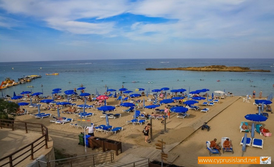 beach vyzakia