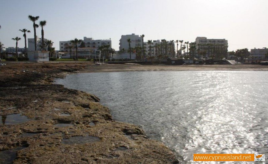 paralimni potami beach