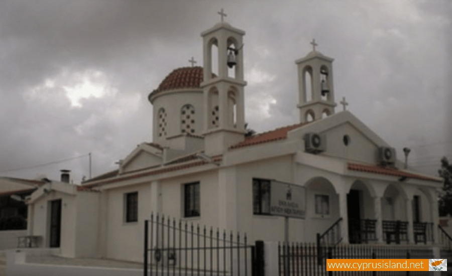 agios nektarios chapel chloraka