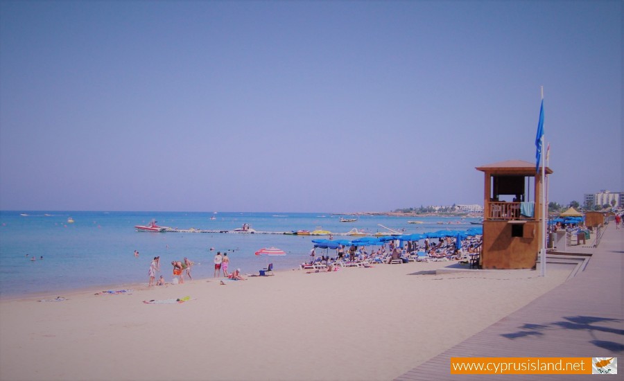 paralimni beach