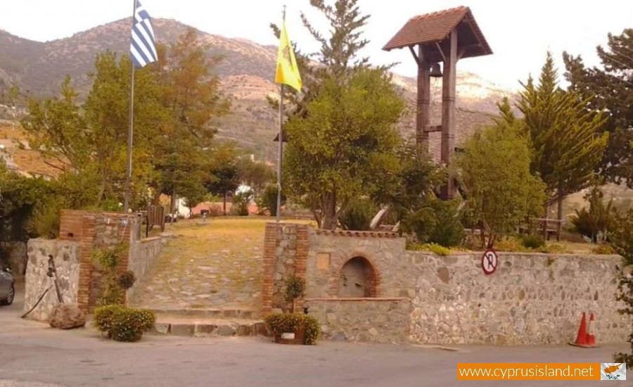 timios stavros kyperounta village